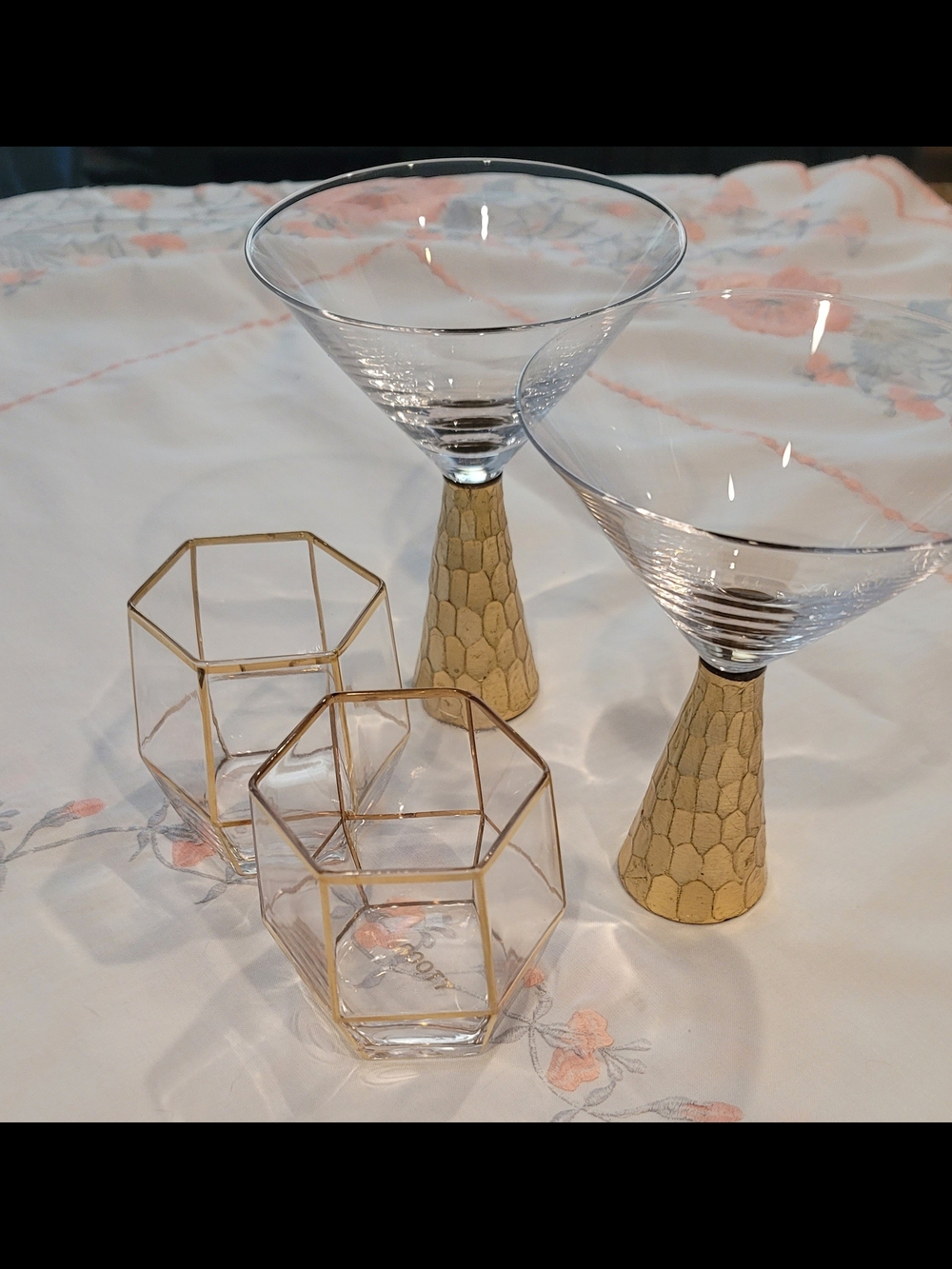 Set of 2 Clear Glass Martini Coupes with Gold Texture 2 glasses for whiskey